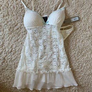 NWT White with blue detail nightgown set